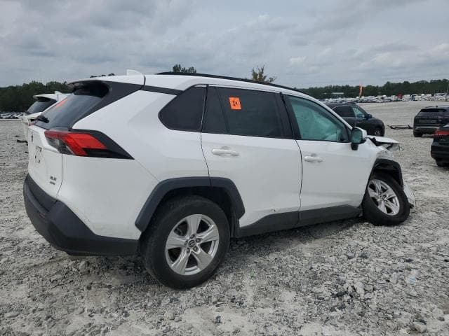 2021 TOYOTA RAV4 XLE 3