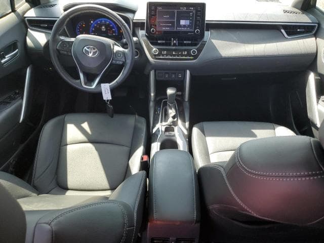 2022 TOYOTA COROLLA CROSS XLE 8