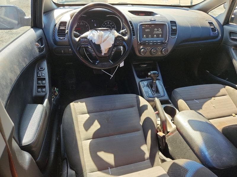 2017 KIA FORTE S 8