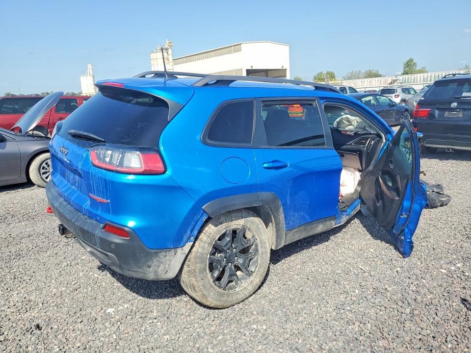 2019 JEEP CHEROKEE TRAILHAWK 3