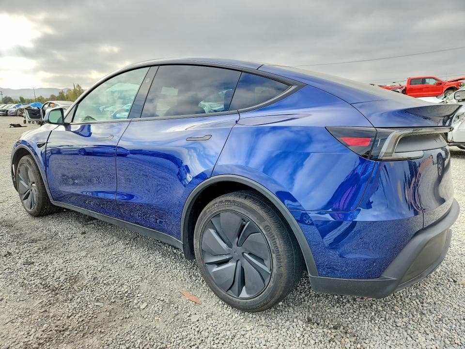 2026 TESLA MODEL Y 2