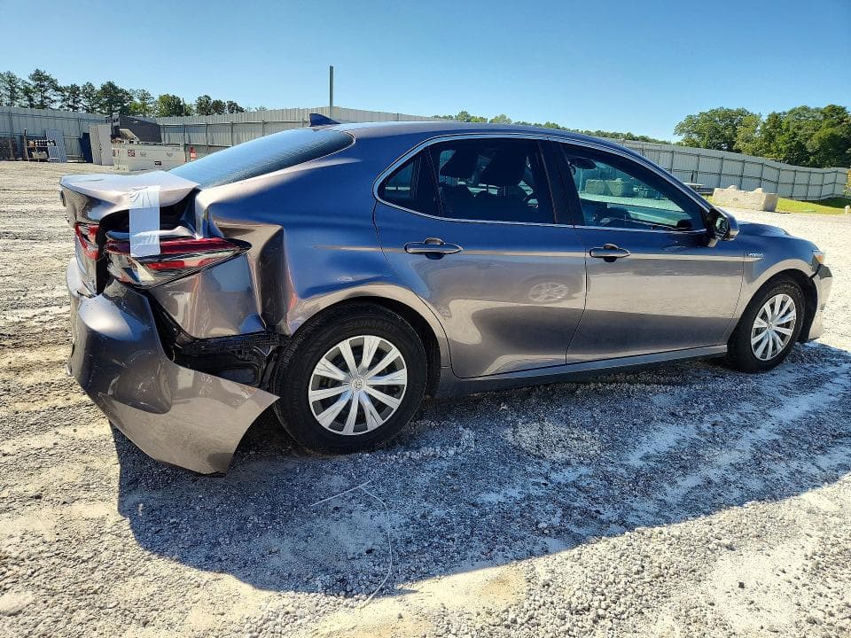 2021 TOYOTA CAMRY LE 3