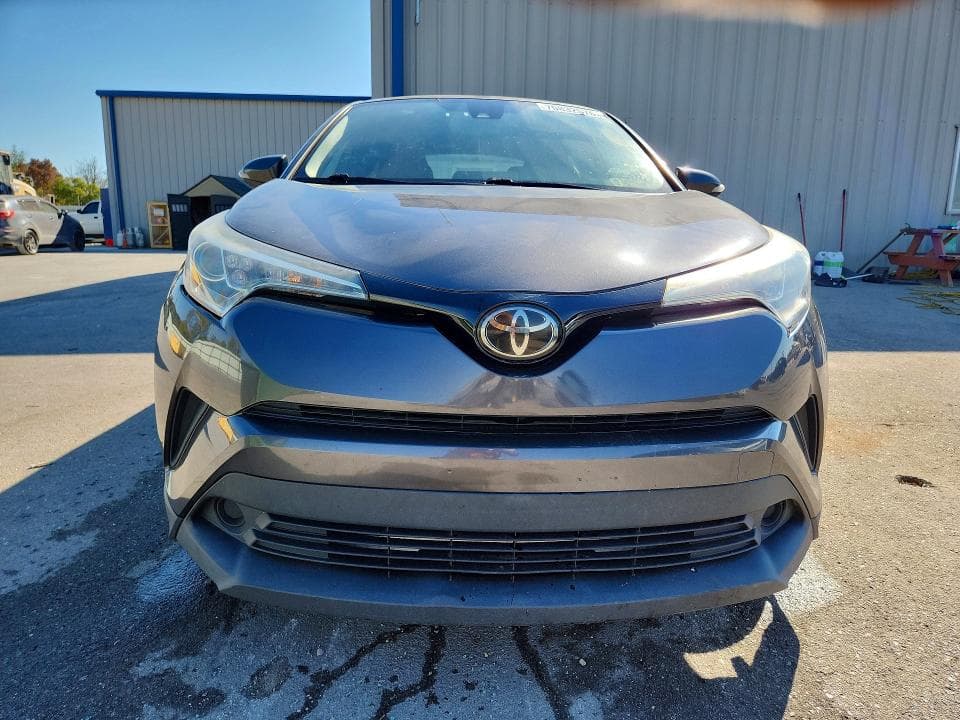 2019 TOYOTA C-HR XLE 5
