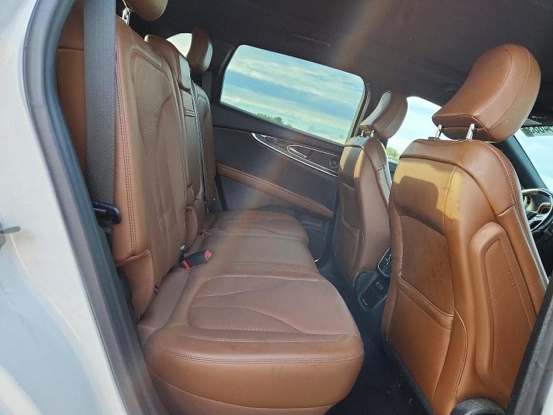 2022 LINCOLN NAUTILUS RESERVE 11