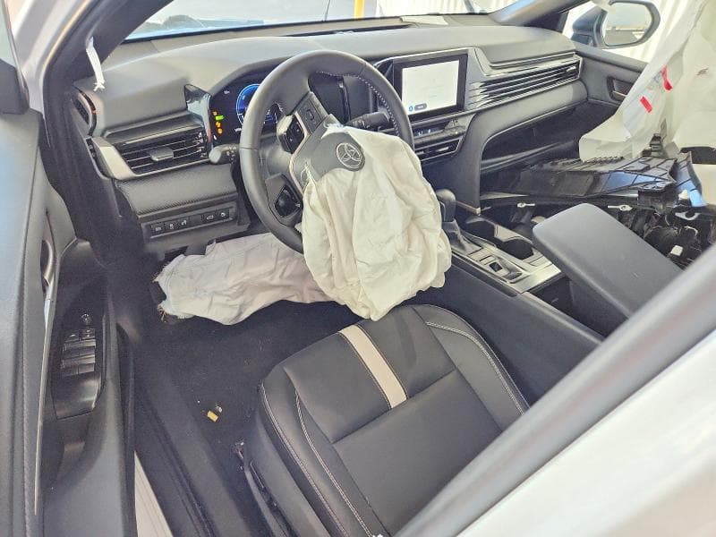 2026 TOYOTA CAMRY SE 8