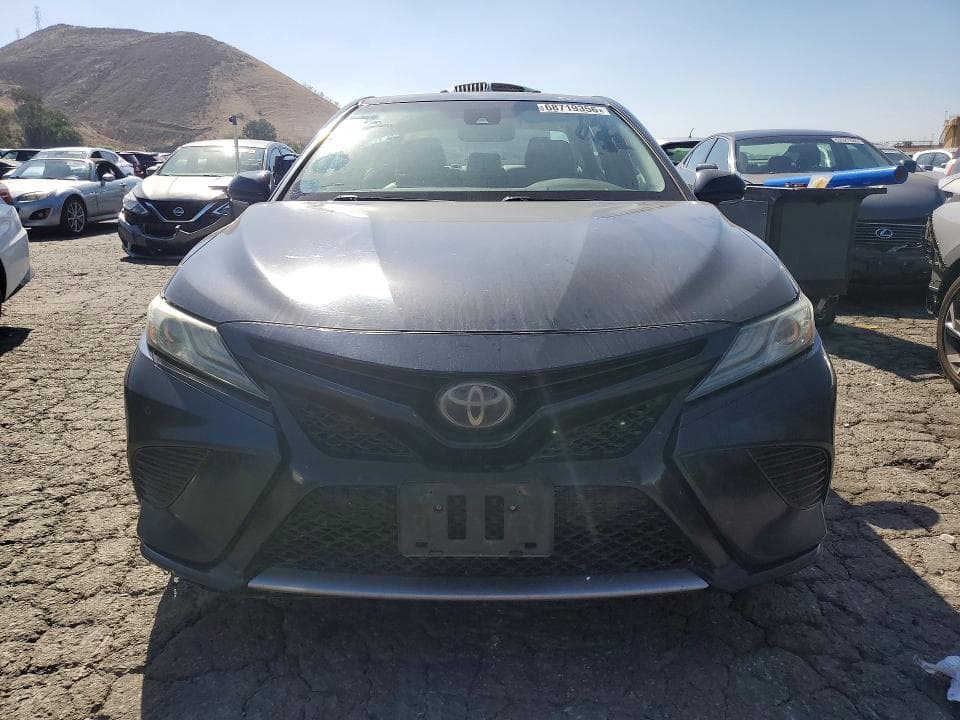 2018 TOYOTA CAMRY XSE 5