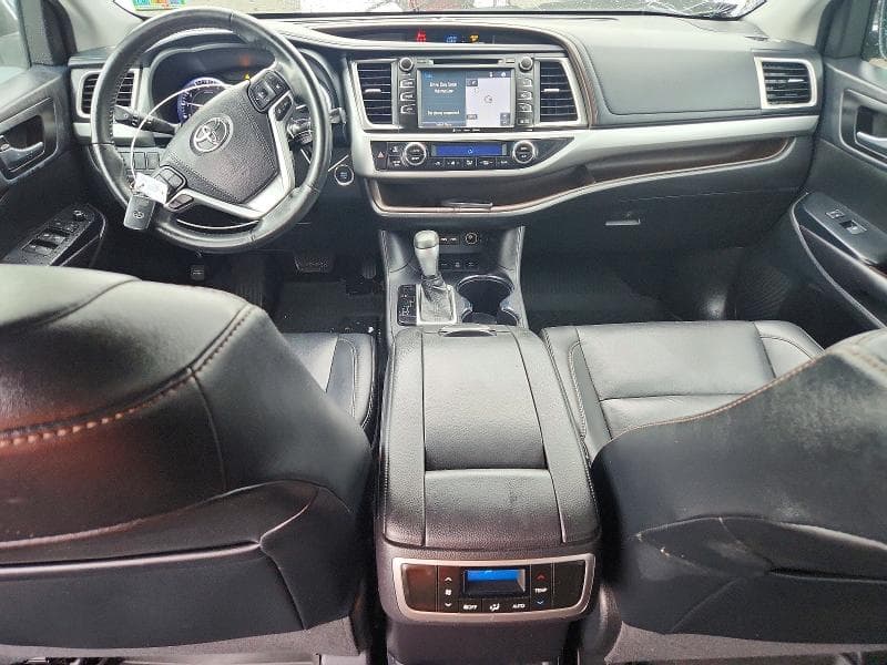 2019 TOYOTA HIGHLANDER XLE 8
