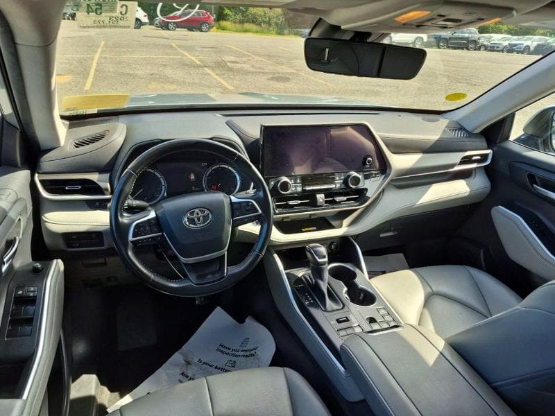 2023 TOYOTA HIGHLANDER XLE 9