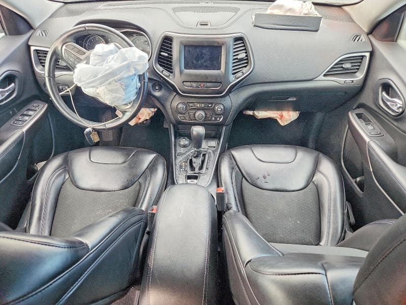 2019 JEEP CHEROKEE LATITUDE PLUS 8