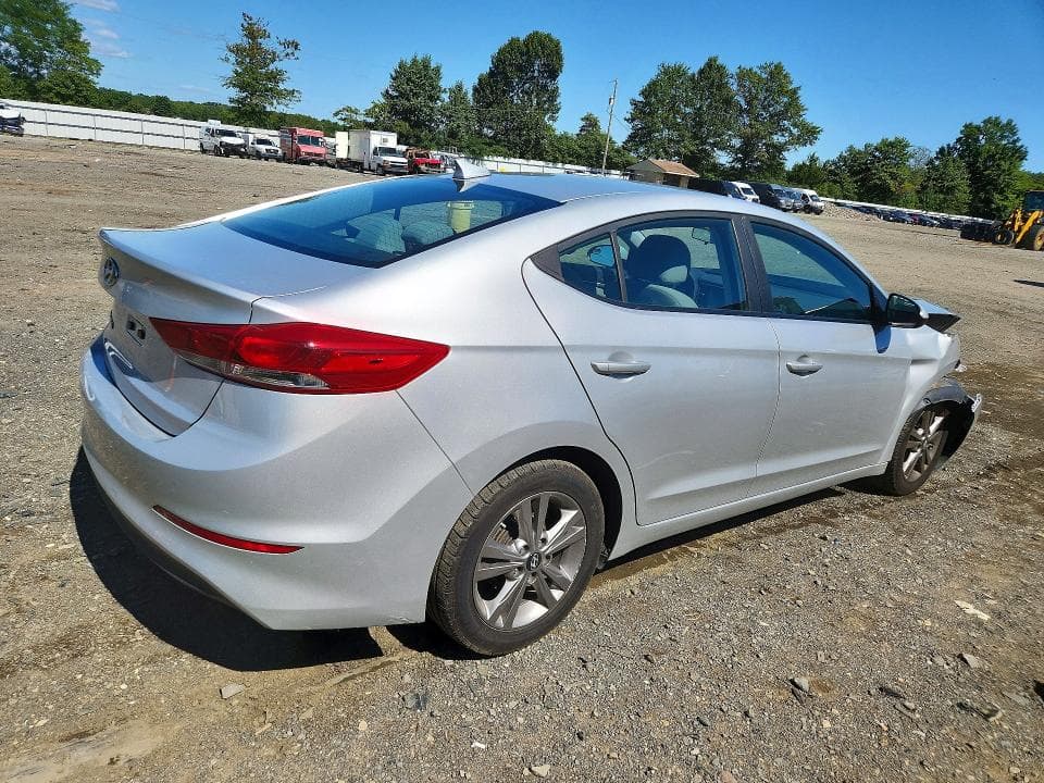 2017 HYUNDAI ELANTRA SE 3