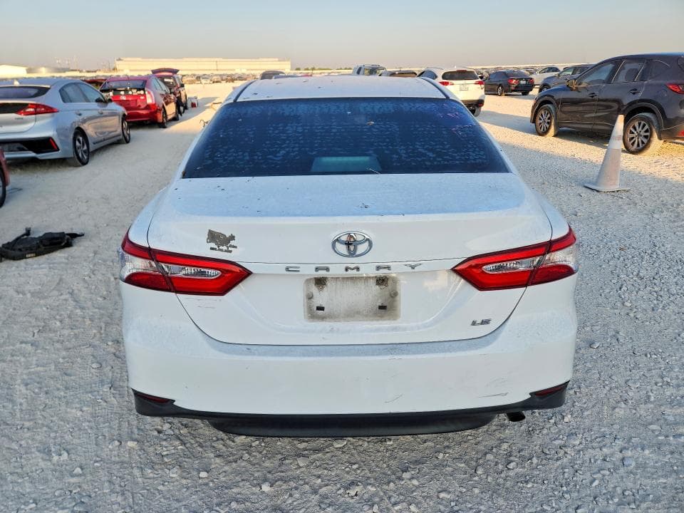 2018 TOYOTA CAMRY LE 6