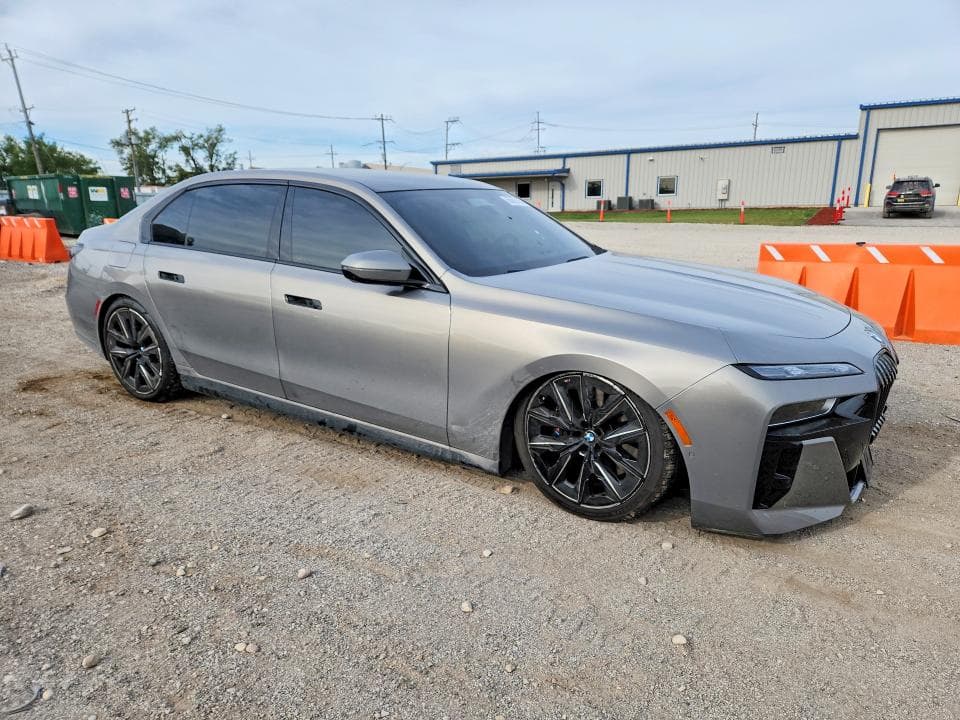 2023 BMW 760 XI 4