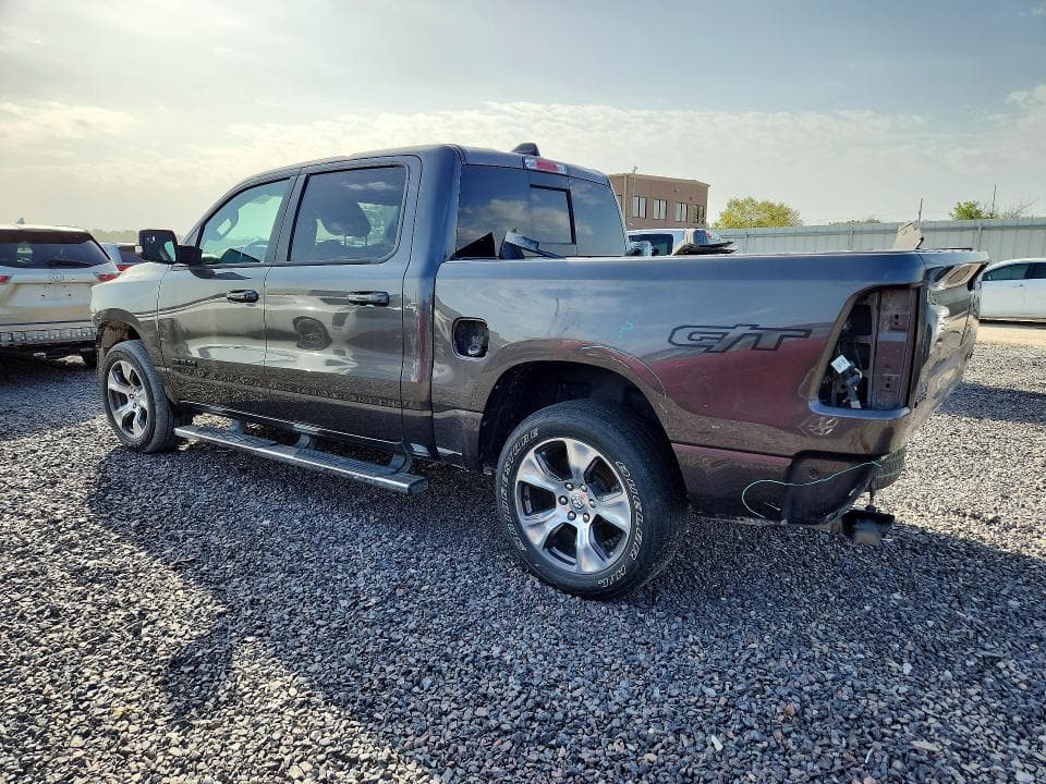 2022 RAM 1500 2