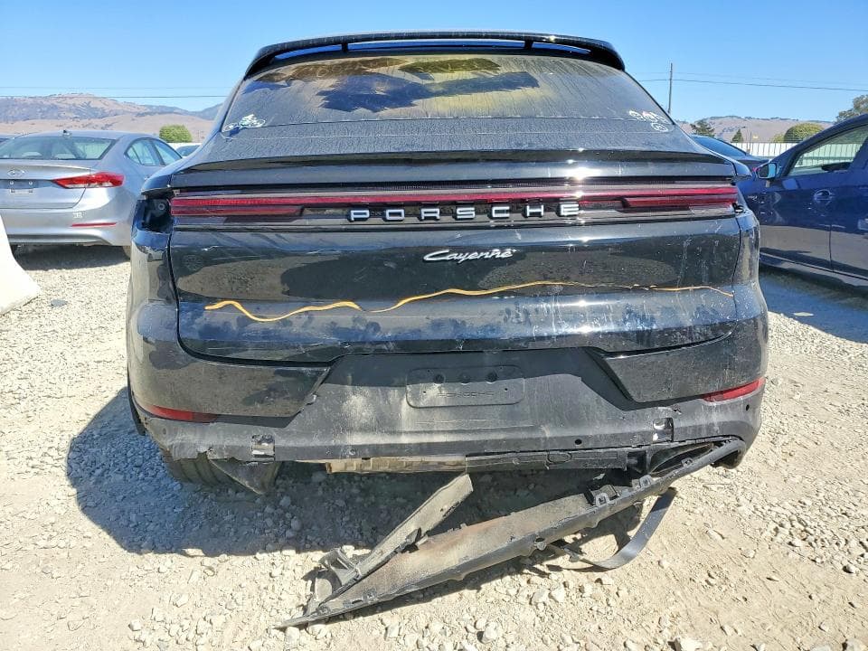 2026 PORSCHE CAYENNE E HYBRID COUPE 6