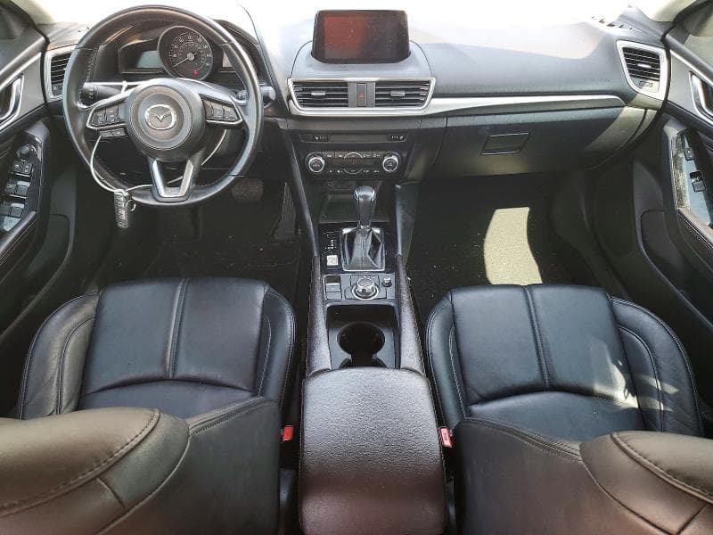 2018 MAZDA 3 TOURING 8