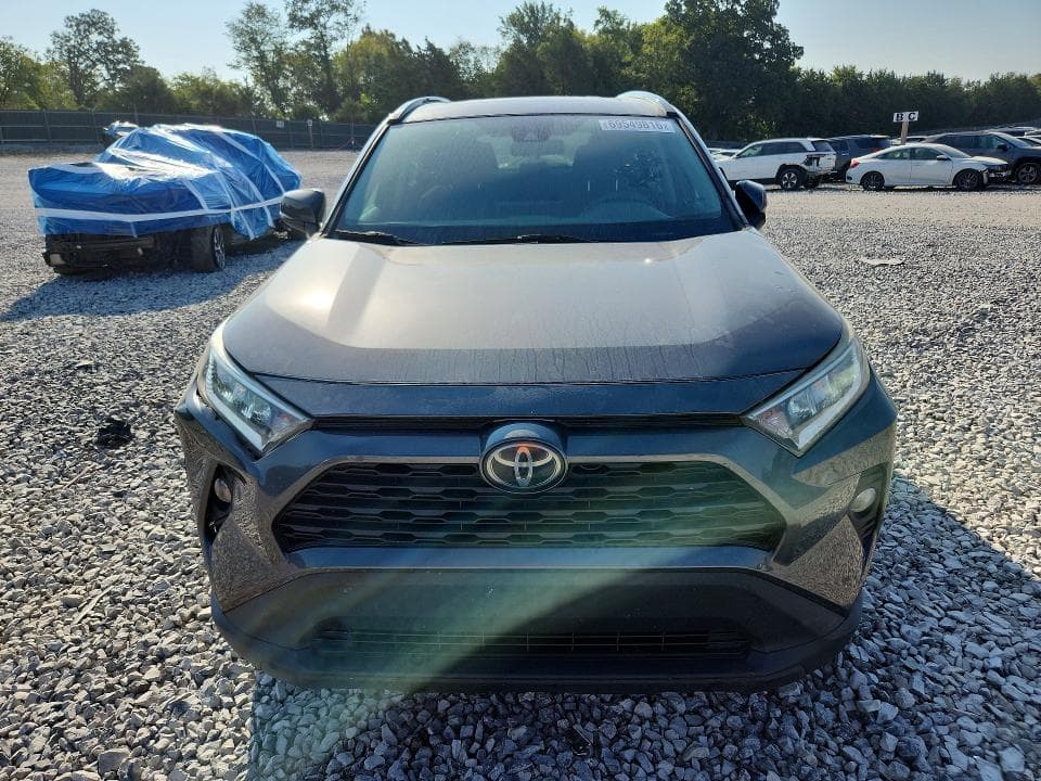 2019 TOYOTA RAV4 XLE 5