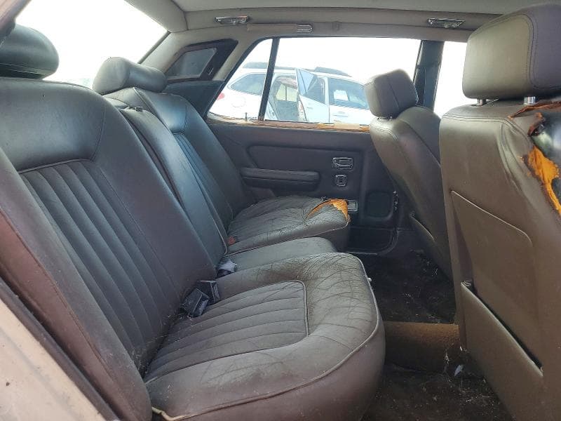 1982 ROLLS-ROYCE SILVER SPIRIT 10