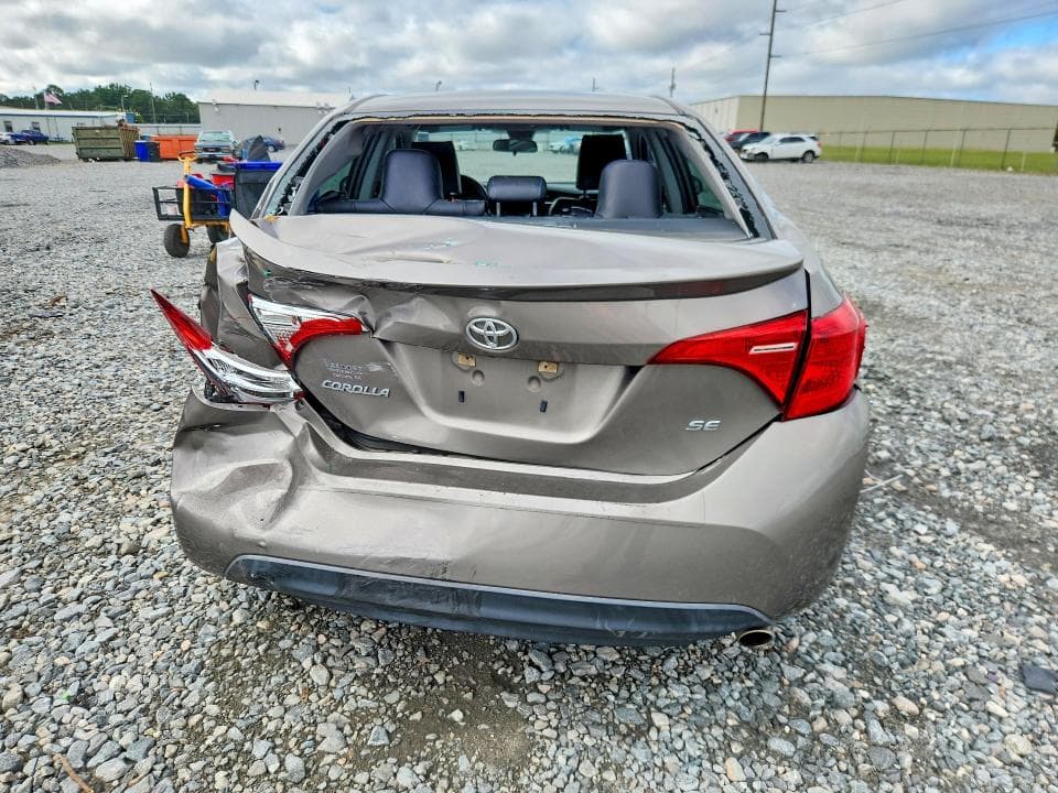 2017 TOYOTA COROLLA SE 6