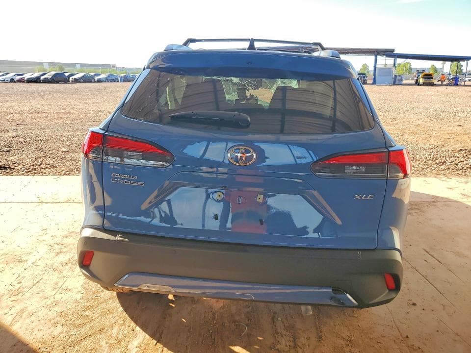 2026 TOYOTA COROLLA CROSS XLE 6