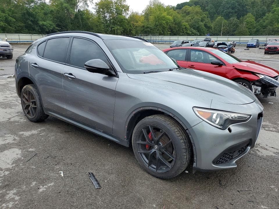 2019 ALFA ROMEO STELVIO 4