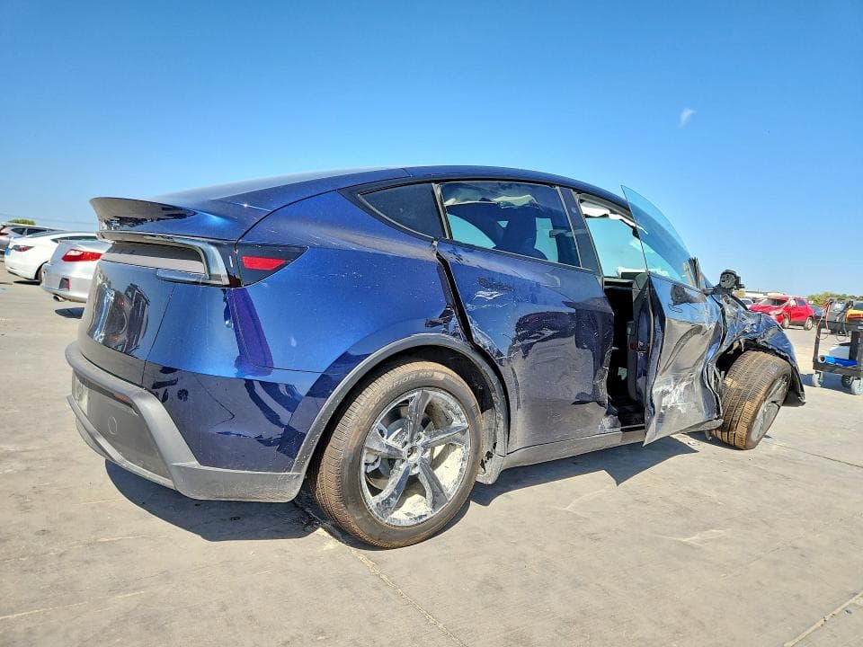 2026 TESLA MODEL Y 3