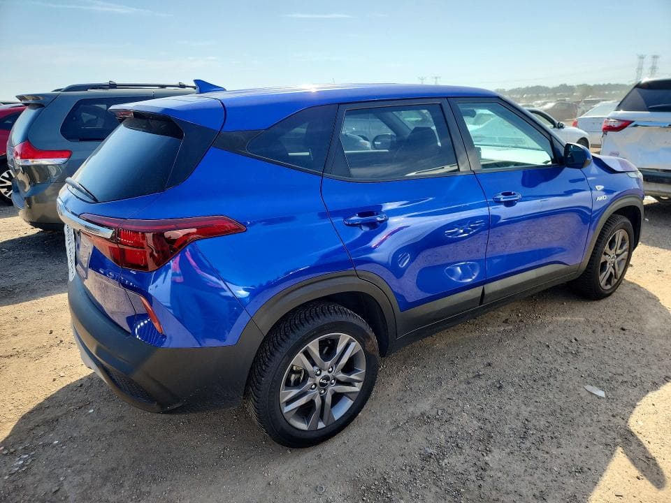 2023 KIA SELTOS LX 3