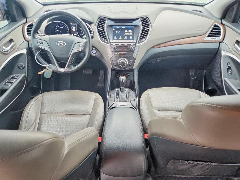 2017 HYUNDAI SANTA FE SE 8