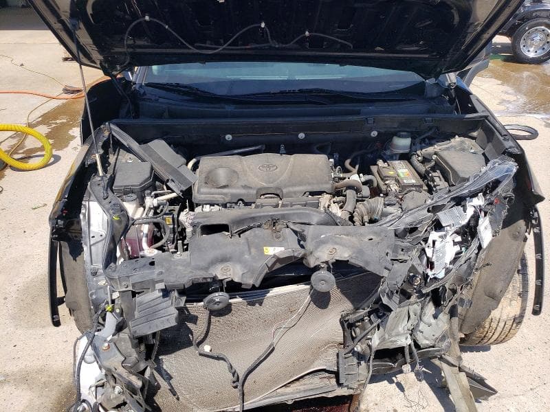 2019 TOYOTA RAV4 LE 11