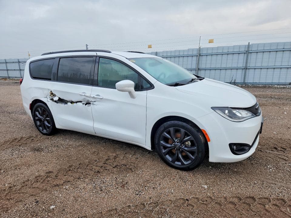 2020 CHRYSLER PACIFICA TOURING 4