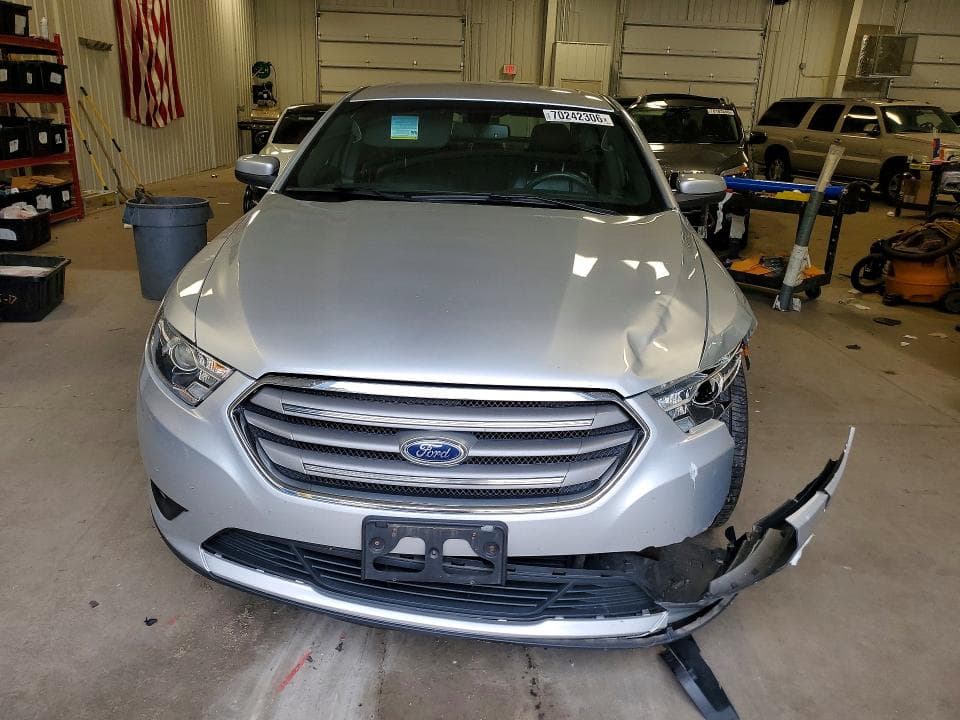 2018 FORD TAURUS SEL 5