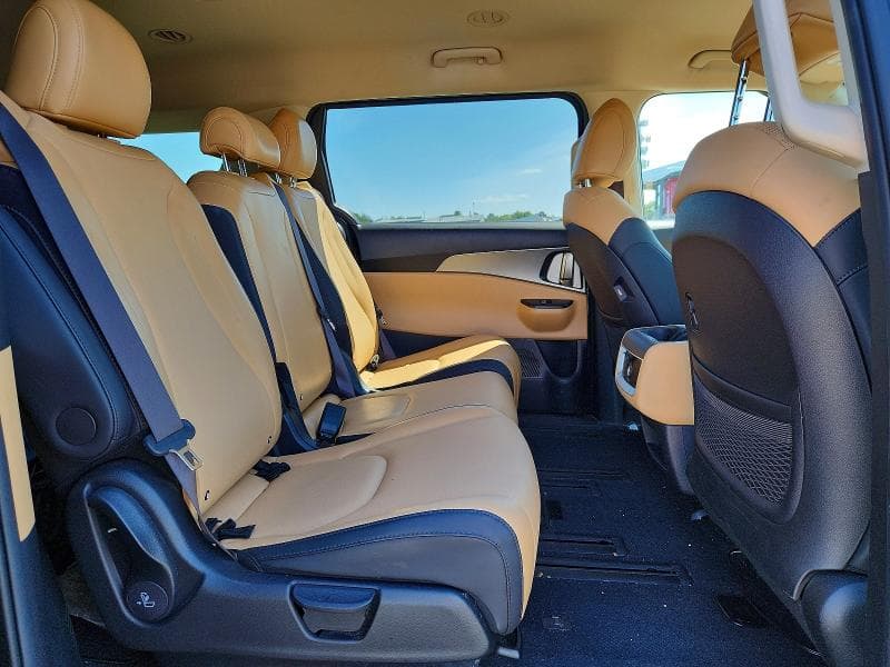 2024 KIA CARNIVAL LX 11