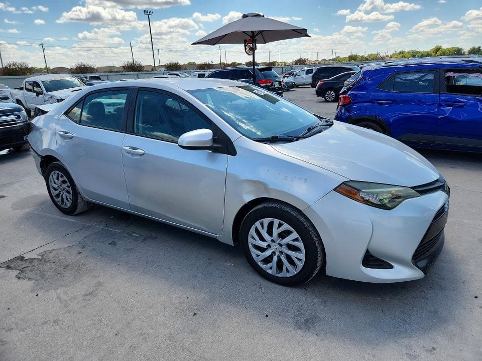 2017 TOYOTA COROLLA LE 4