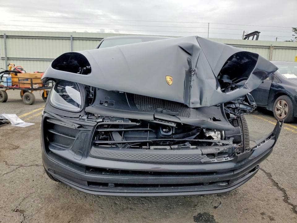 2026 PORSCHE MACAN BASE 5