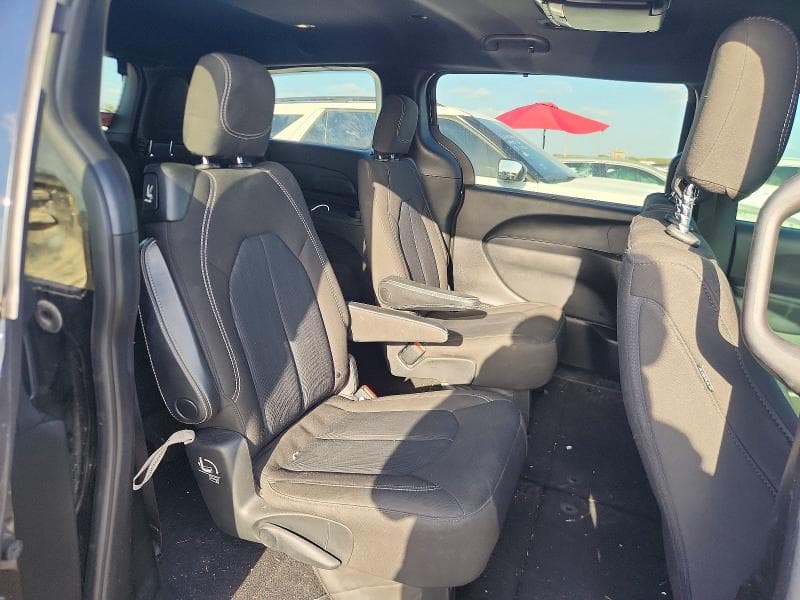 2020 CHRYSLER PACIFICA TOURING 11