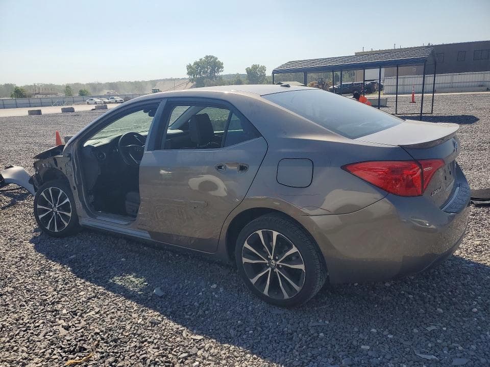 2017 TOYOTA COROLLA XSE 2