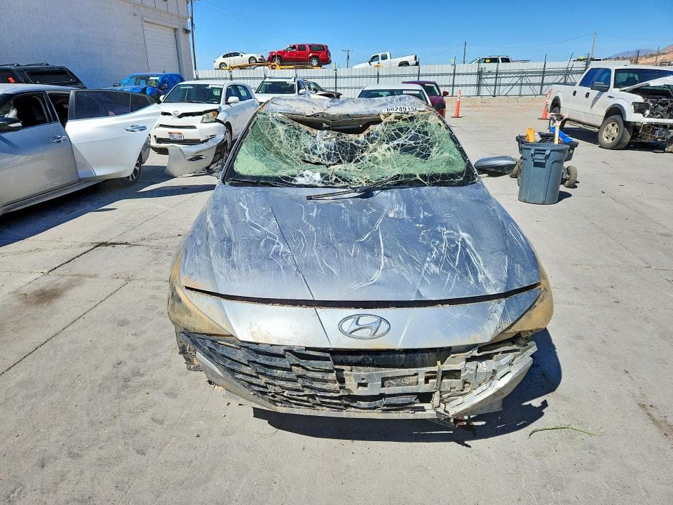 2021 HYUNDAI ELANTRA SE 5