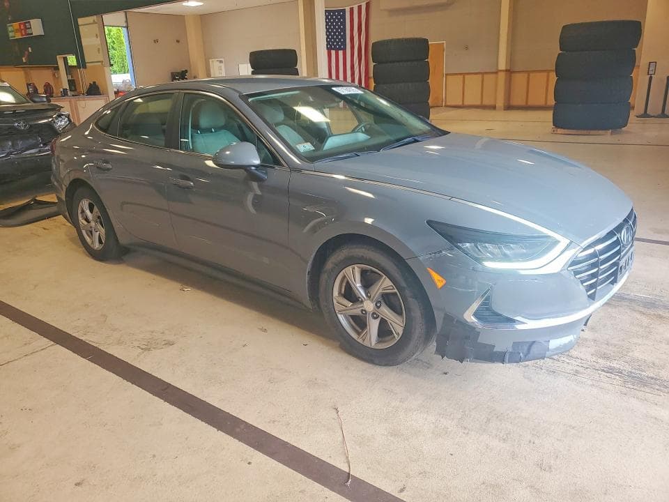 2021 HYUNDAI SONATA SE 4