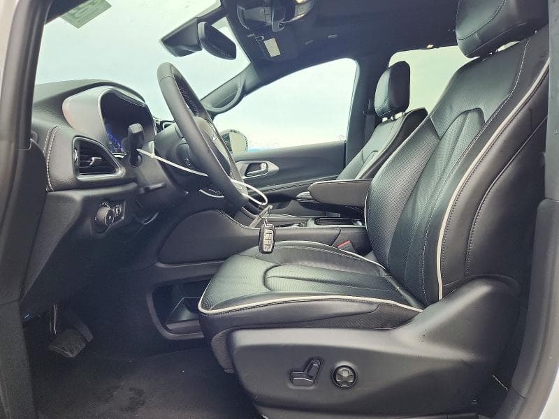2026 CHRYSLER PACIFICA LIMITED 7