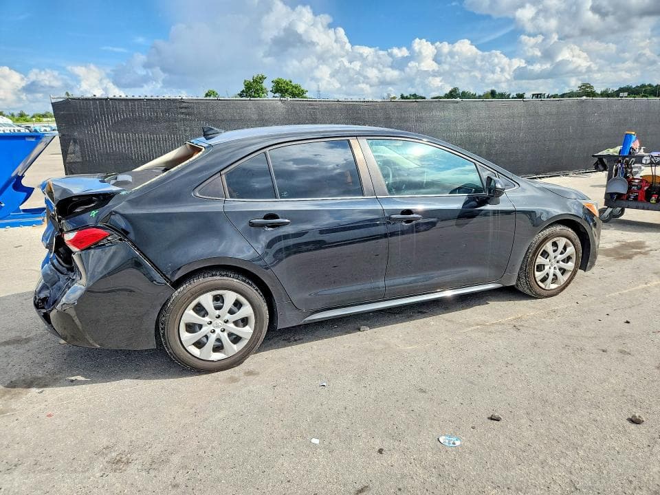 2021 TOYOTA COROLLA LE 3
