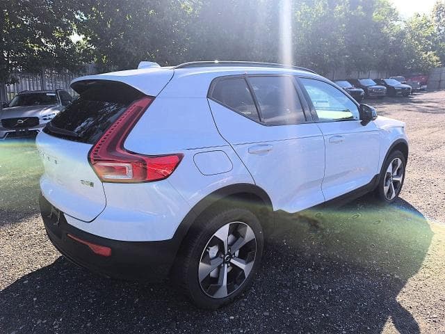 2026 VOLVO XC40 PLUS 4