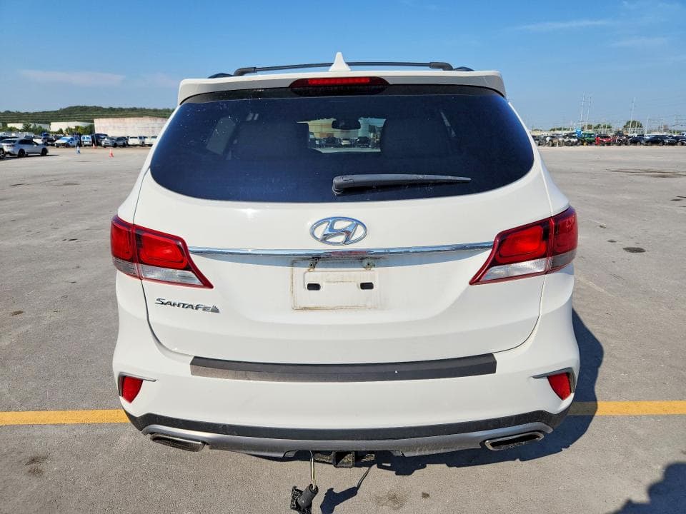2017 HYUNDAI SANTA FE SE 6