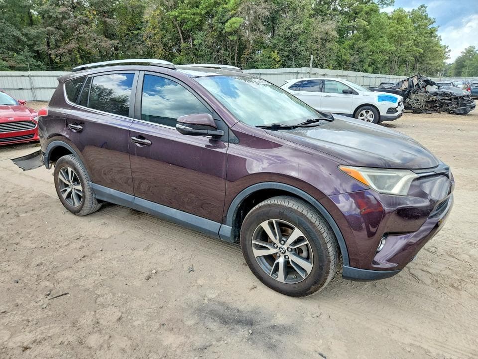 2017 TOYOTA RAV4 XLE 4