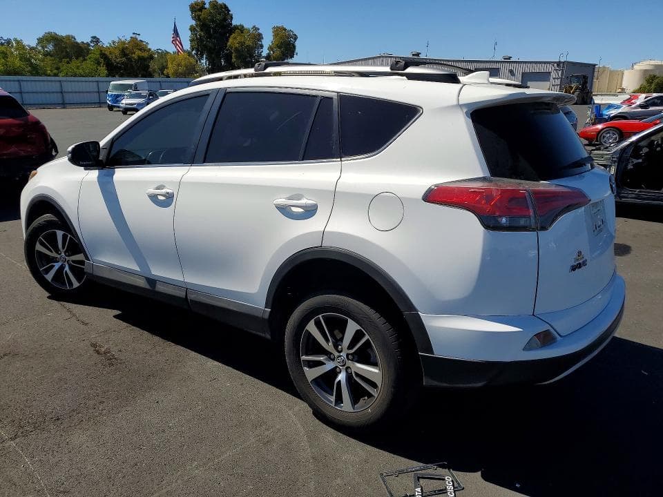 2018 TOYOTA RAV4 XLE 2