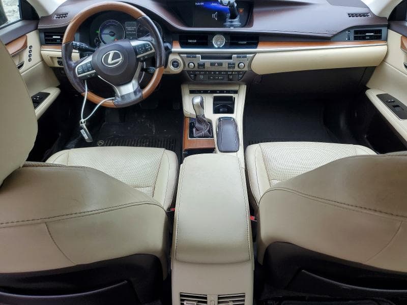 2017 LEXUS ES 300H 8