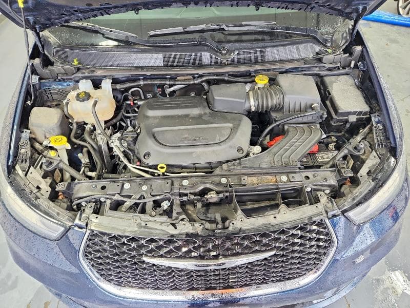 2023 CHRYSLER PACIFICA TOURING L 12
