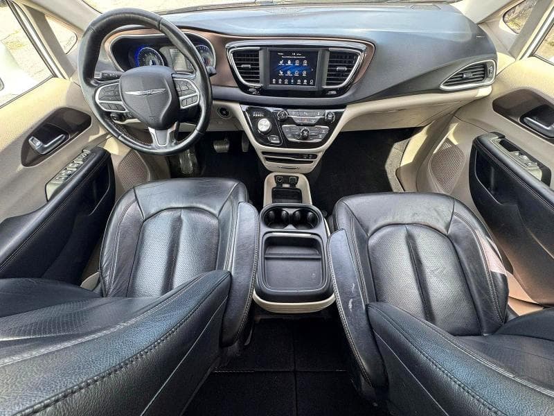 2019 CHRYSLER PACIFICA TOURING L 9