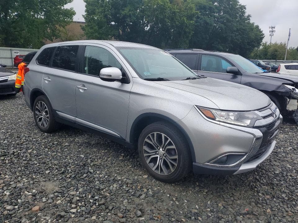2018 MITSUBISHI OUTLANDER SE 4