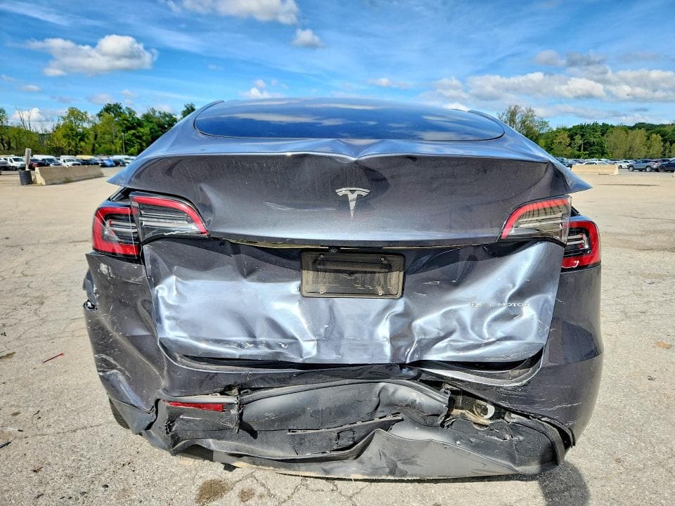 2023 TESLA MODEL Y 6