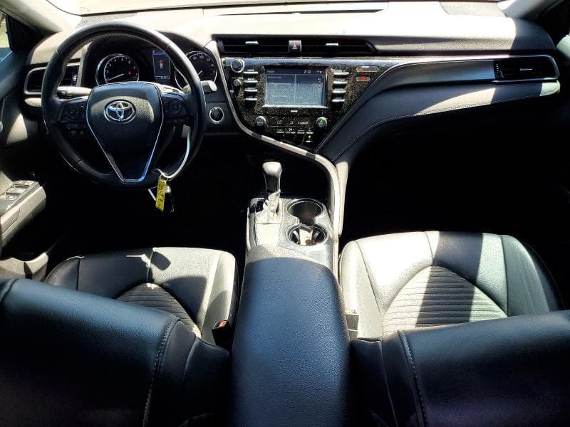 2020 TOYOTA CAMRY SE 8