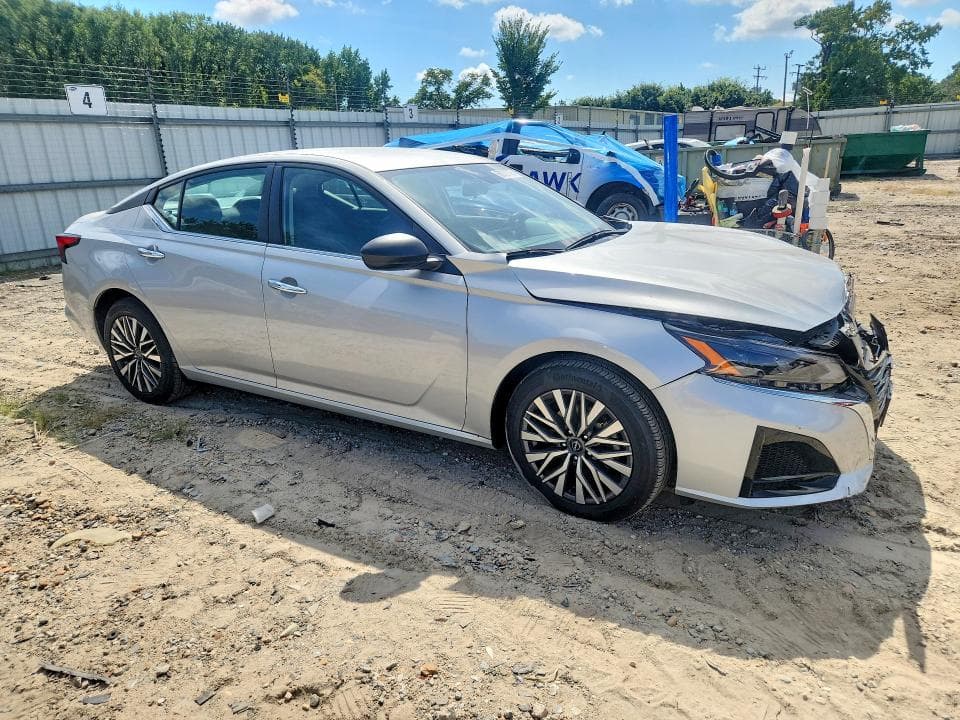 2024 NISSAN ALTIMA SV 4